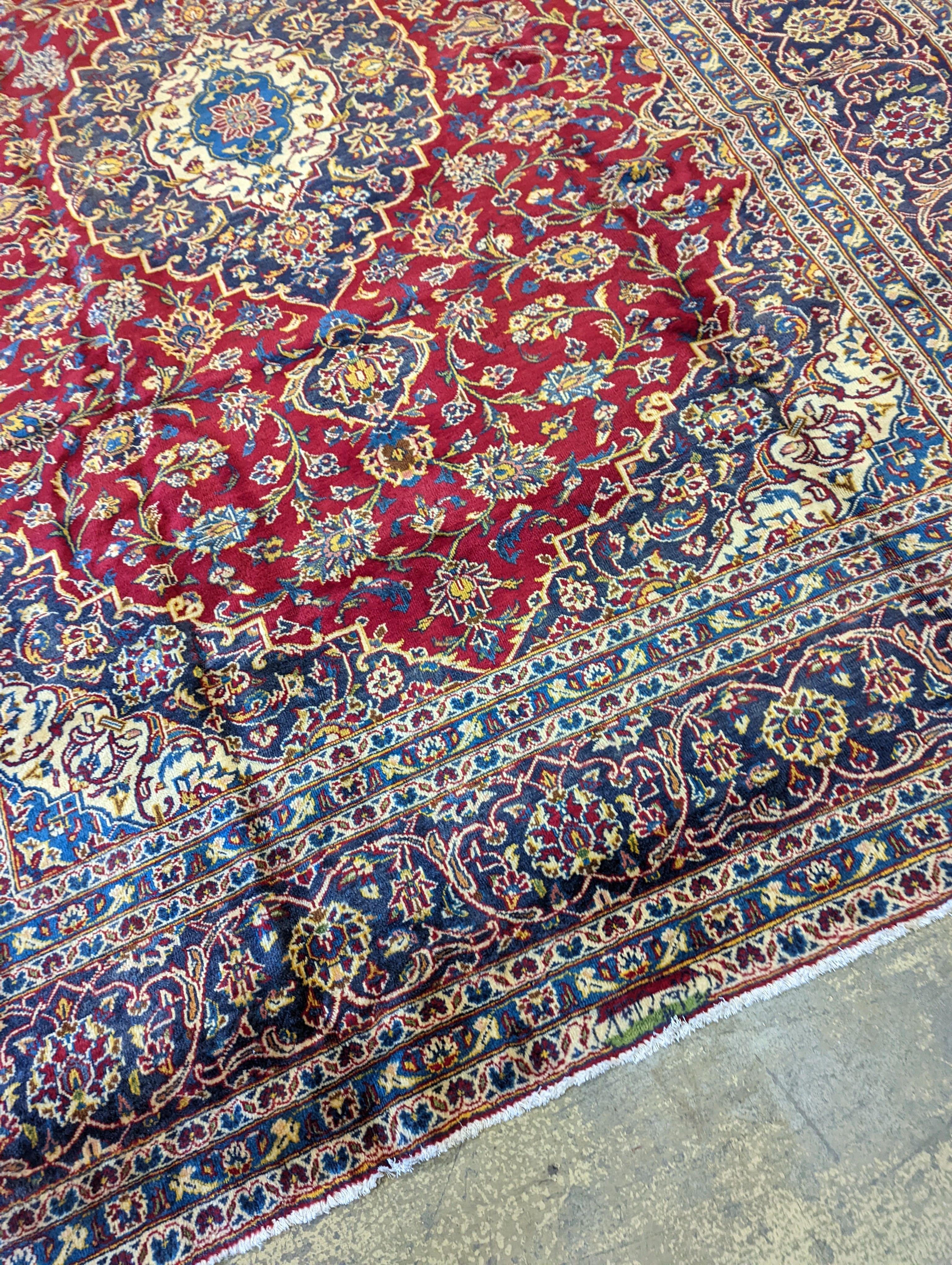 A Kashan carpet, 330 x 244cm